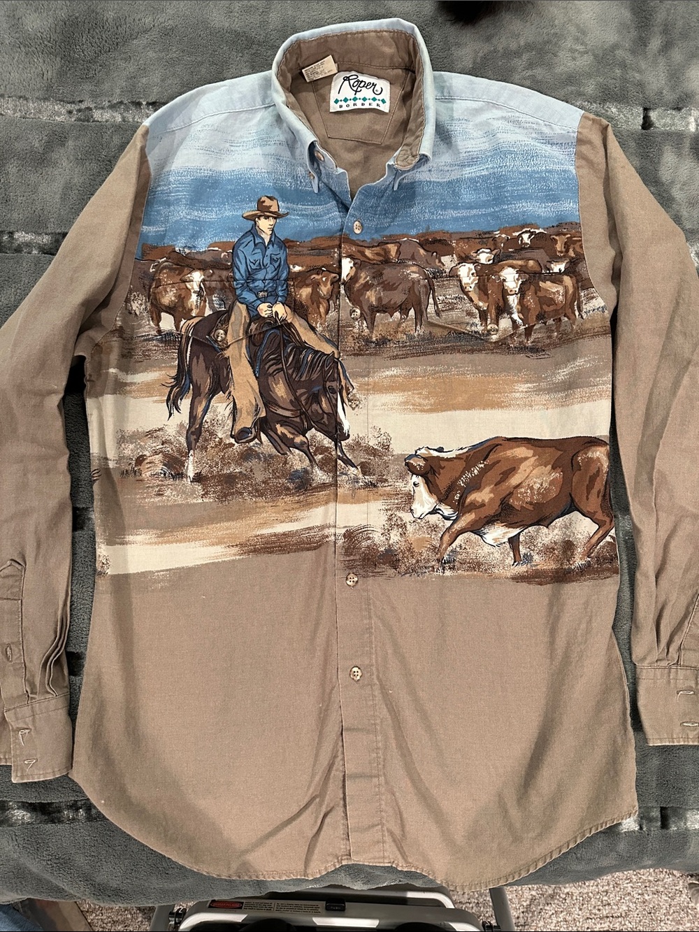 Stunning Vintage Roper Border Cutting Horse Western Shirt Design on Back/Front